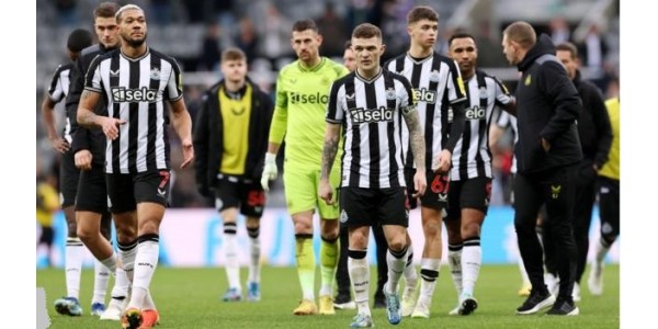 Newcastle United klesl na osmé místo v Premier League